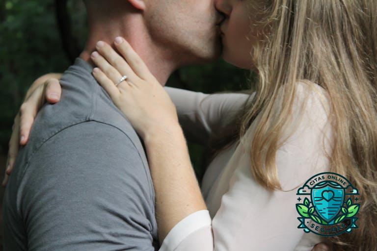 ¿Es buena idea salir con alguien que acabas de conocer en línea?